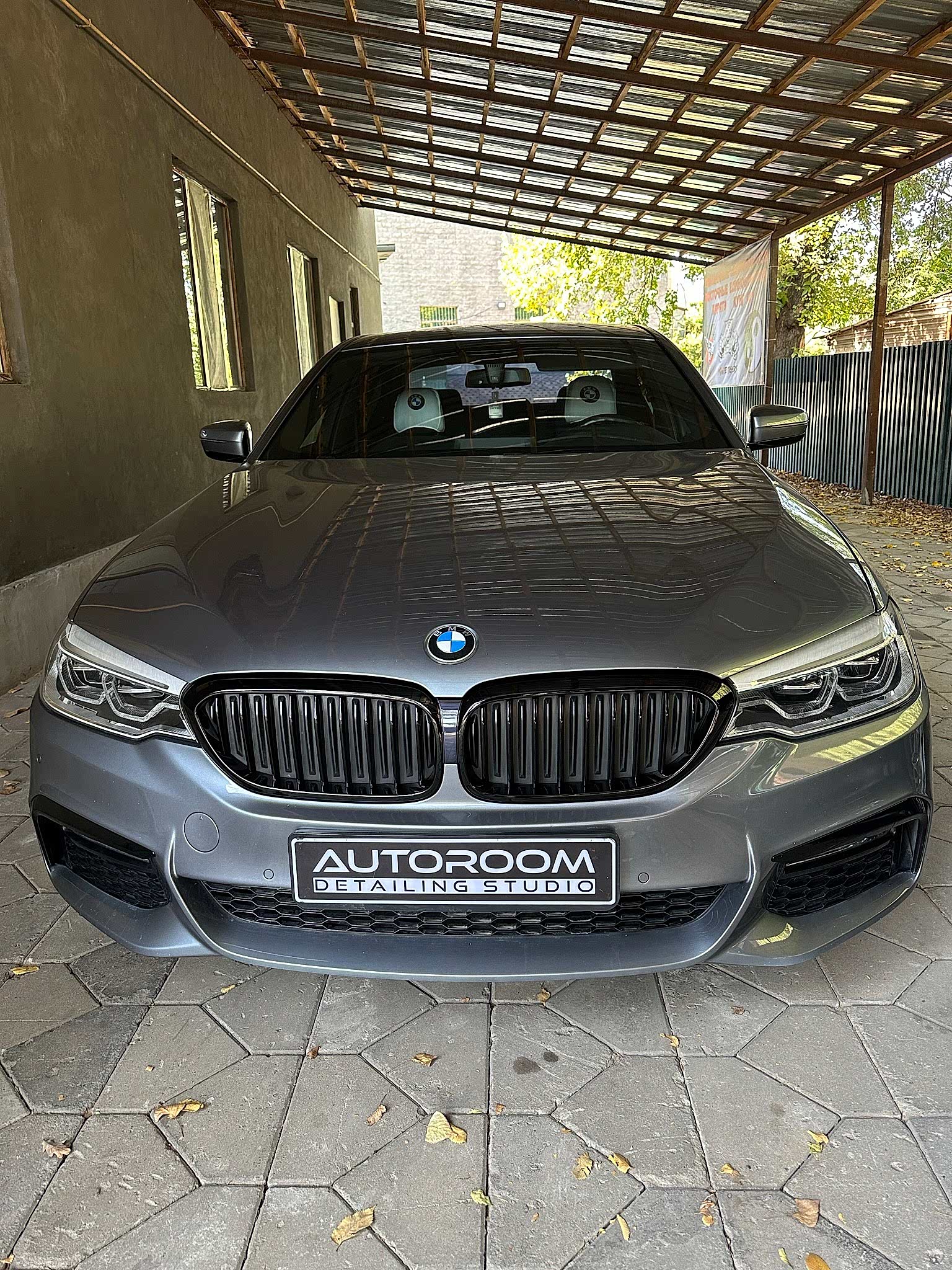 BMW 520 M Антихромрешетка радиатора покраска вчерный глянец